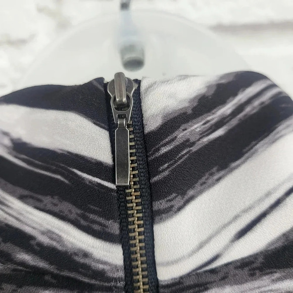 KEEPSAKE Women's Size XS Painted Stripe Subtract Dress NEW - Picture 8 of 14